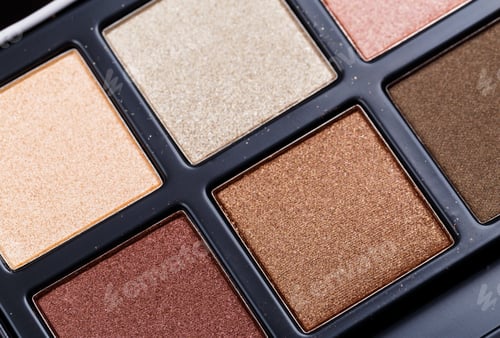 Preview: Colorful palette of cosmetics