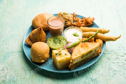 Preview: Indian Tea time snacks in group