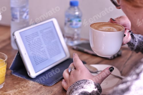 Preview: Latte, breakfast, and a good ebook