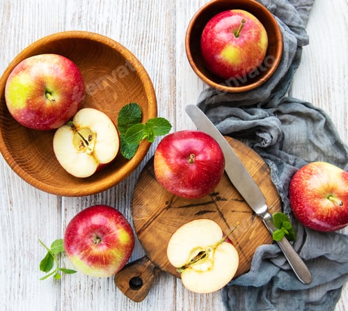 Preview: Fresh red apples