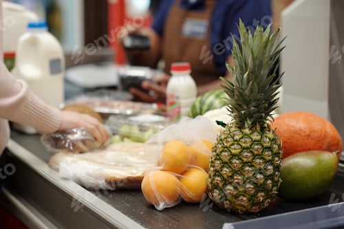 Preview: Groceries on Conveyor