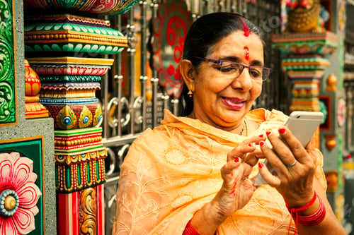 Preview: Indian people using mobile phone