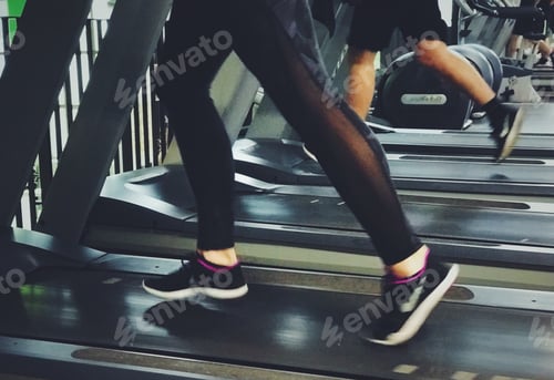 Preview: People running on a treadmill in the gym