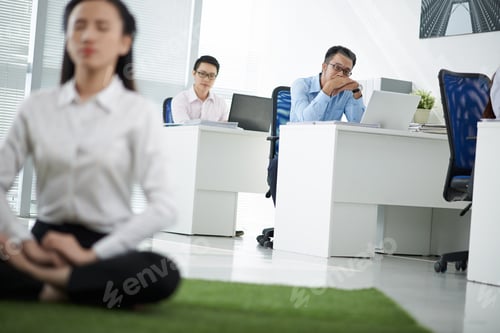 Preview: Yoga in office
