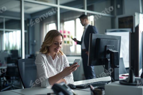 Preview: Texting while working