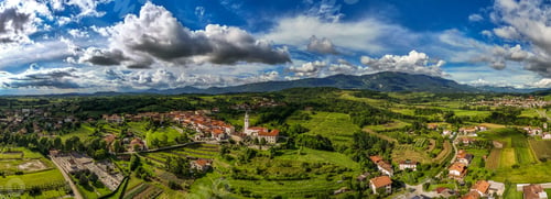 Preview: Picturesque Vipava Valley Town with Rolling Hills and Vineyards
