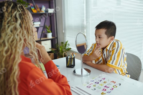Preview: Engaging in Child Therapy Session With Mirror Interaction
