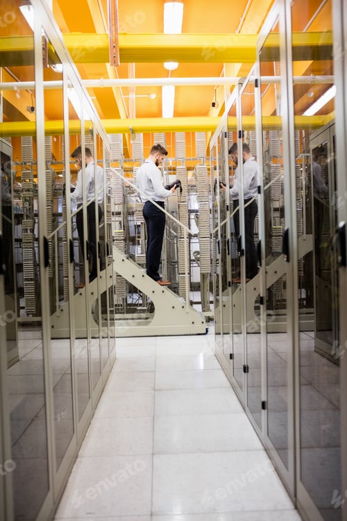 Preview: Technician using digital cable analyzer