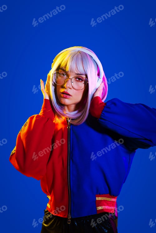 Preview: Beautiful woman with stylish clothes