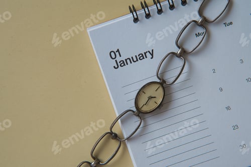Preview: Calendar and vintage clock