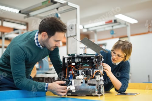 Preview: Engineering robotics class teamwork