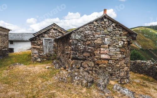 Preview: Stone huts, rustic mountain village