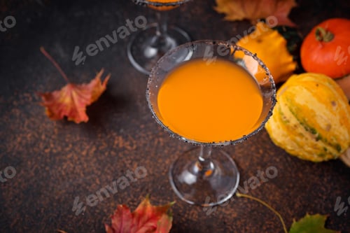Preview: Halloweens drink pumpkin martini cocktail