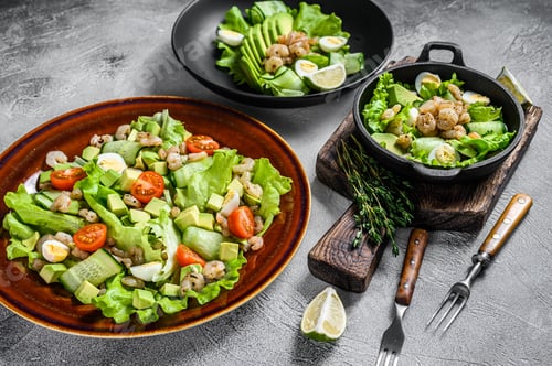 Preview: Set of Seafood avocado, shrimps, prawns salads. White background. top view