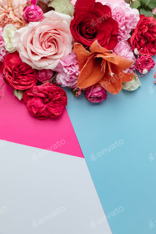 Preview: Flowers on pink background. Valentines day background. Mothers day
