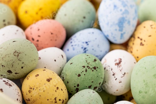Preview: Colourful Easter quail eggs