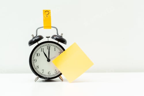 Preview: Clock at an office tablee