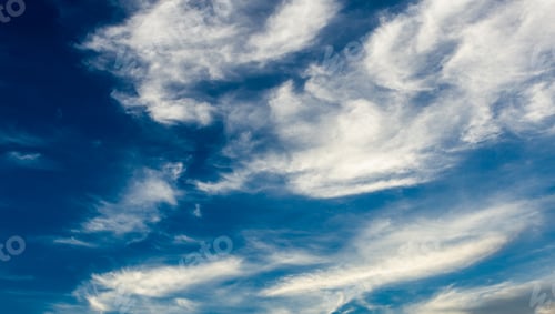 Vorschau: bunter dramatisch Himmel mit Wolke bei Sonnenuntergang