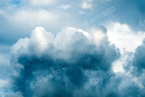 Preview: Dramatic stormy clouds high up in the sky as weather and climate background