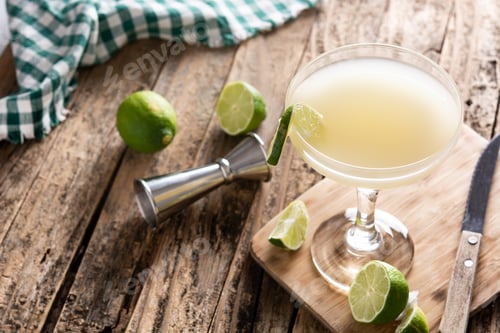 Preview: Classic daiquiri cocktail in glass