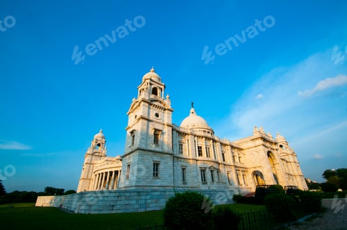 Preview: The Victoria Memorial is a large marble building in Kolkata, West Bengal, India.