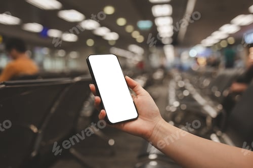 Preview: use the smartphone to check how long when the flight will be ready, sitting in the airport and check