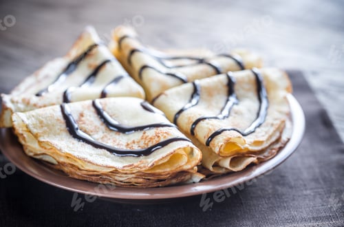 Preview: Crepes with chocolate topping