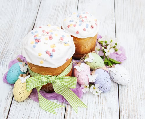 Preview: Easter bread and eggs