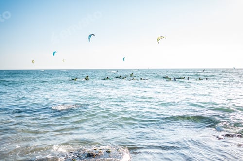 Preview: Group of surfboard students training