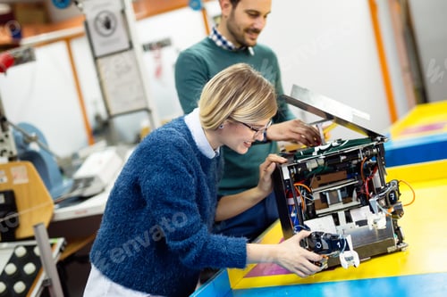 Preview: Engineering robotics class teamwork