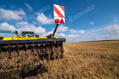 Preview: fragment of a multi-disc cultivator, tillage system in work