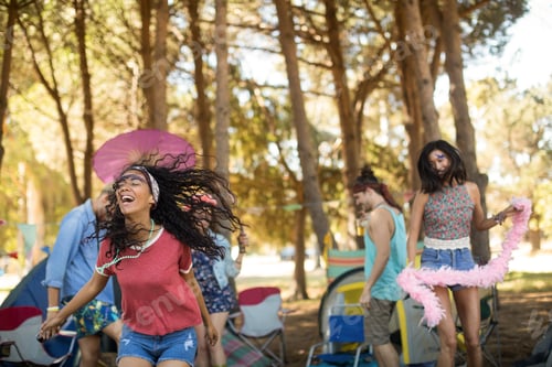 Preview: Happy friends enjoying at countryside
