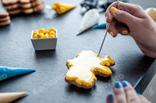 Preview: Gingerbread in the shape of Ukraine, handmade patriotic cookies.