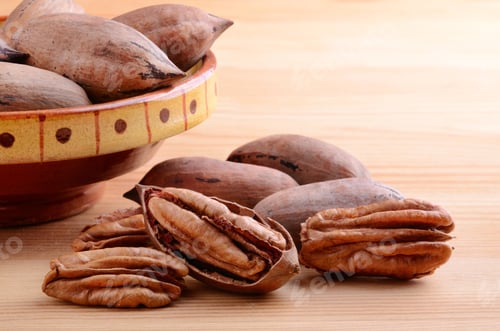 Preview: Pecan nuts in bowl