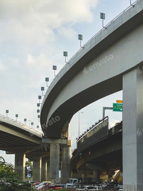 Preview: Elevated highways are built in the city to reduce traffic jam