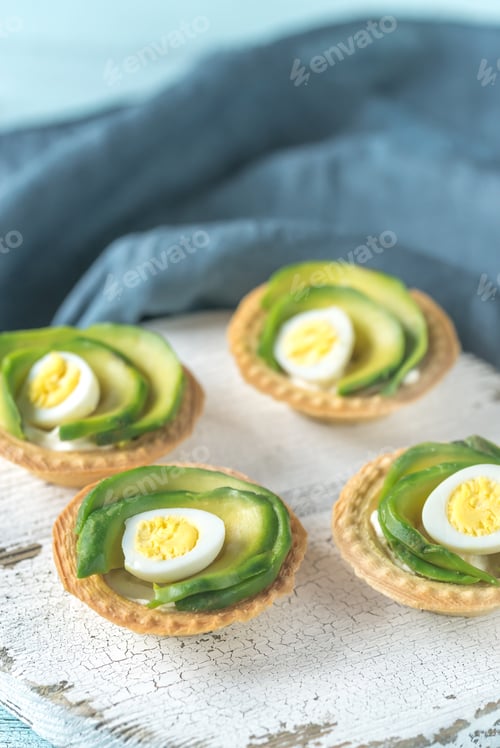 Preview: Tartlets with cream cheese, avocado
