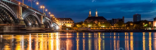 Preview: Beautiful sunset night over Rhine / Rhein river and old bridge in Mainz near Frankfurt am Main