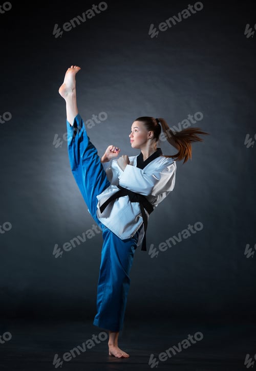 Preview: The karate girl with black belt