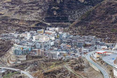 Preview: Siguniangshan town or formally called Rilong in Sichuan China, is the base for tourist that intend