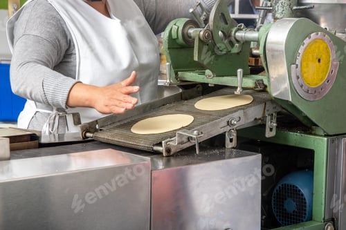 Preview: machine to make tortillas Mexican tortilleria
