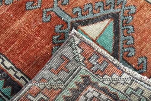 Preview: Textures and patterns in color from woven carpets