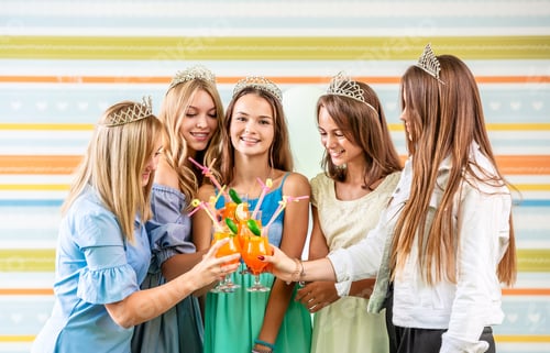 Preview: Girls drinking cocktails