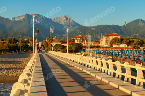 Preview: Beautiful pier view in Forte dei Marmi