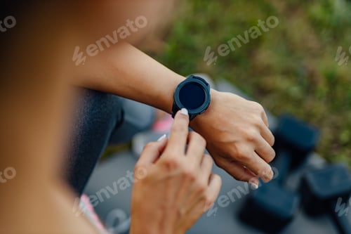 Preview: Counting calories over the watch.