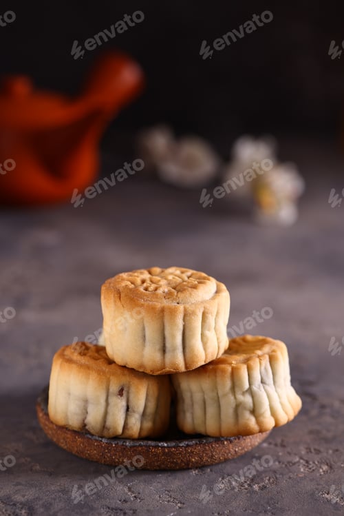 Preview: moon cakes tradition treat for the holidays