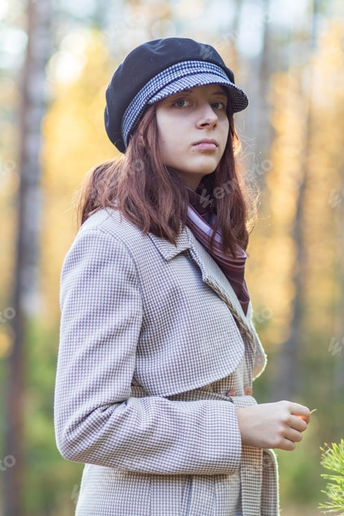 Preview: Portrait in the autumn forest