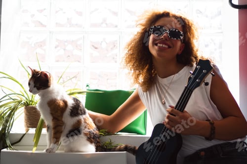 Preview: Playing ukulele