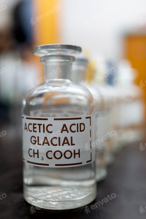 Preview: Acetic acid in a reagent bottle