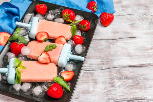 Preview: Homemade strawberry ice cream or popsicles