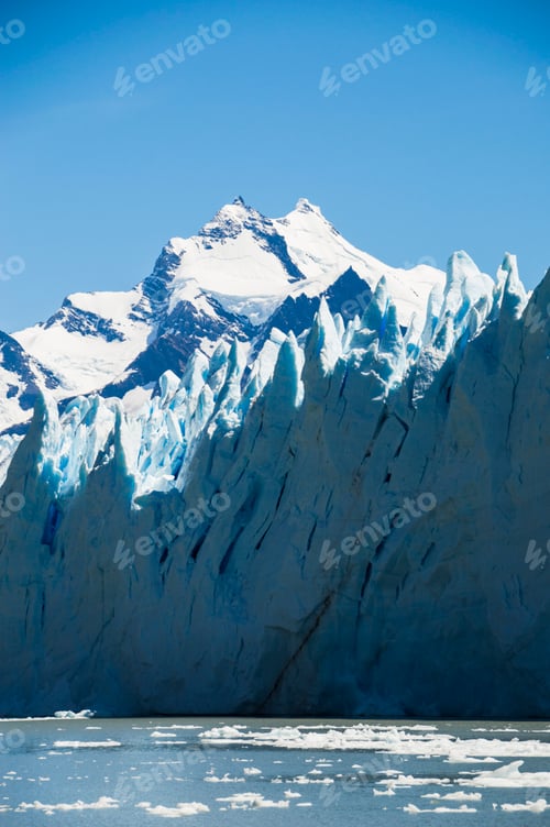 Preview: Perito Moreno Glacier, showing ice melting due to global warming and climate change, Los Glaciares N